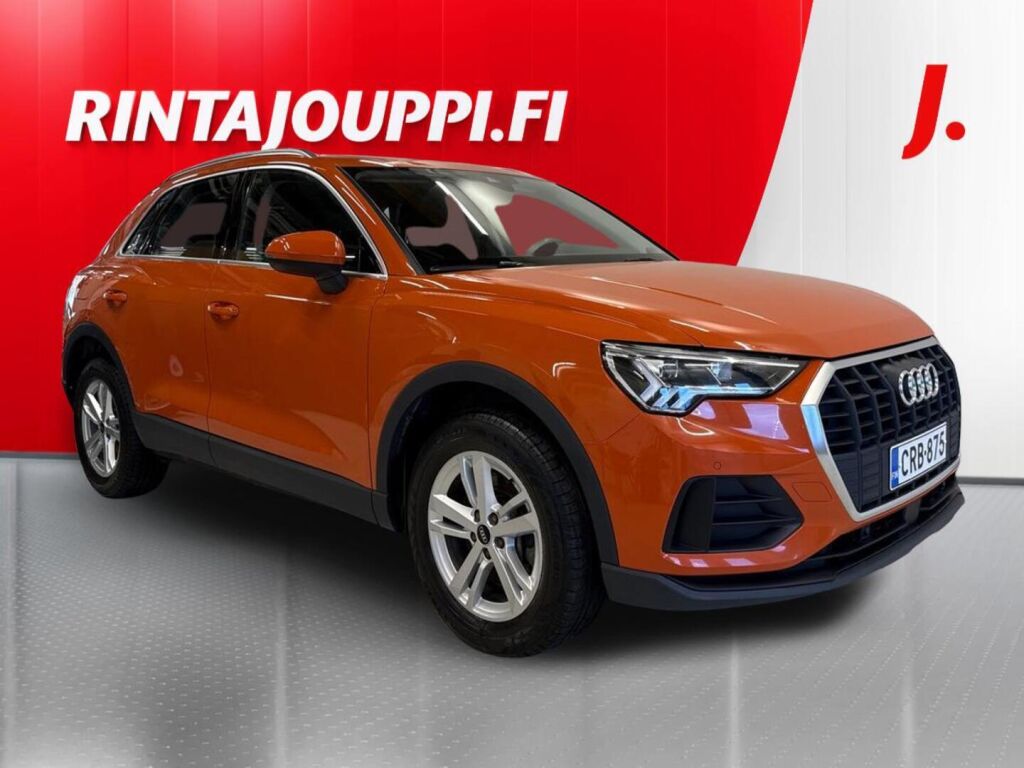 Audi Q3 2022 Oranssi