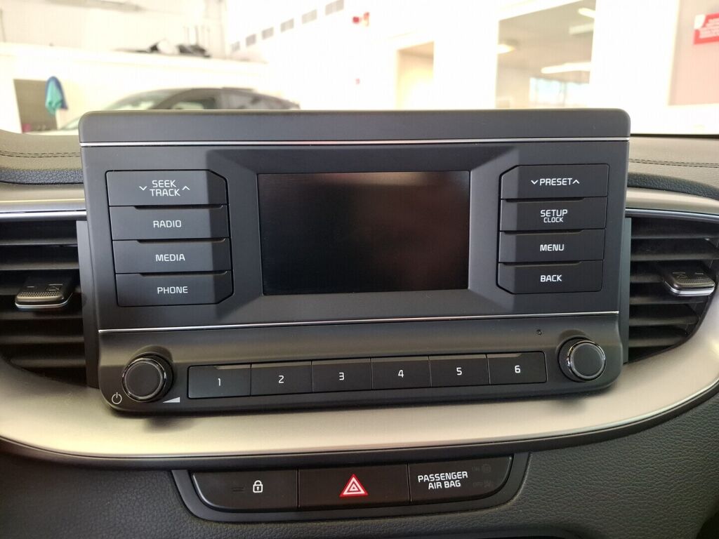 Kia Ceed 2022 Musta