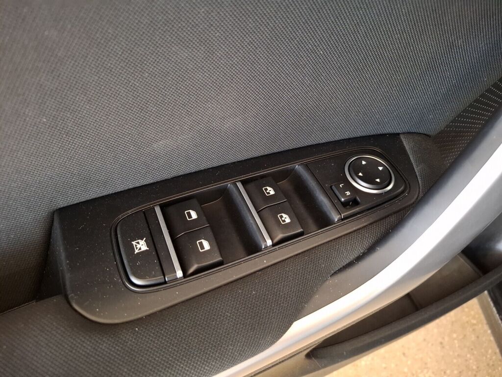 Kia Ceed 2022 Musta