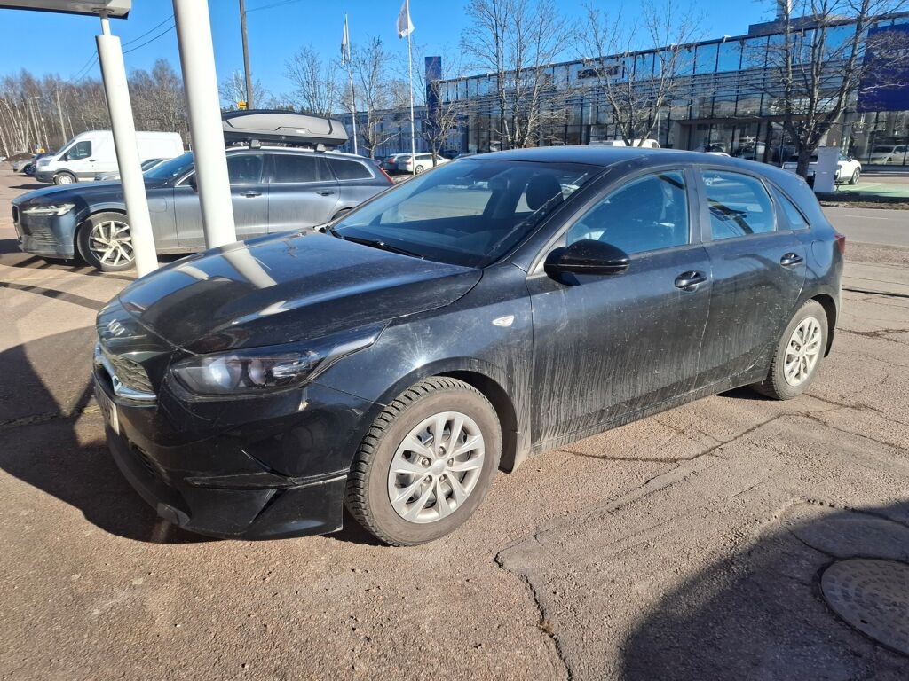 Kia Ceed 2022 Musta