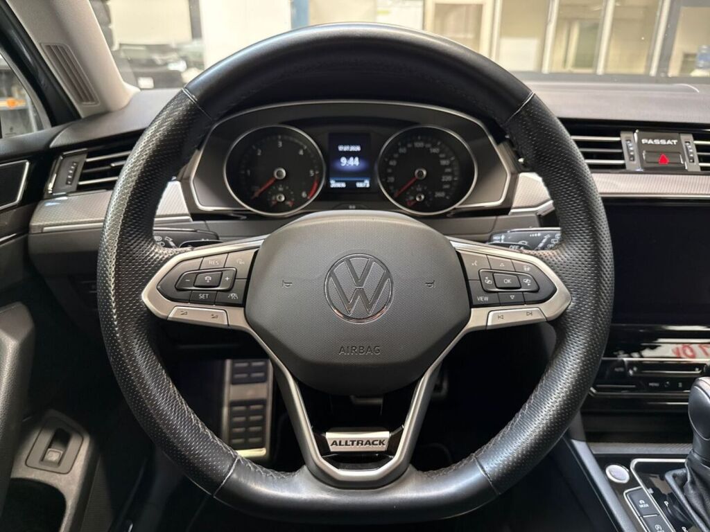 Volkswagen Passat 2022 Harmaa