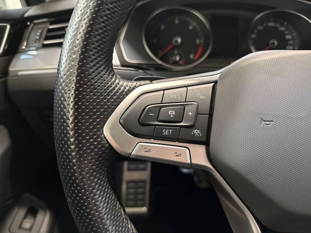 Volkswagen Passat 2022 Harmaa