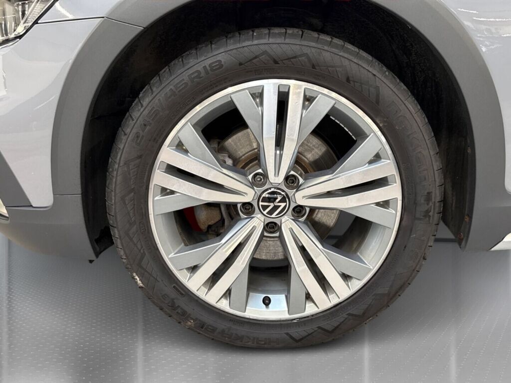 Volkswagen Passat 2022 Harmaa