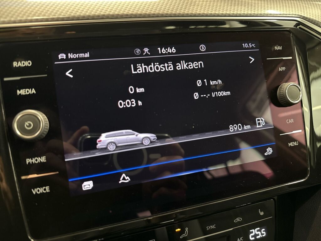 Volkswagen Passat 2022 Harmaa