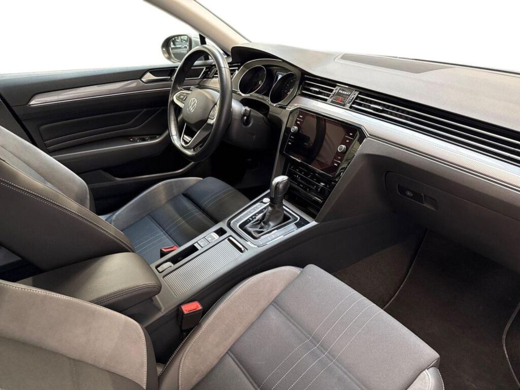 Volkswagen Passat 2022 Harmaa