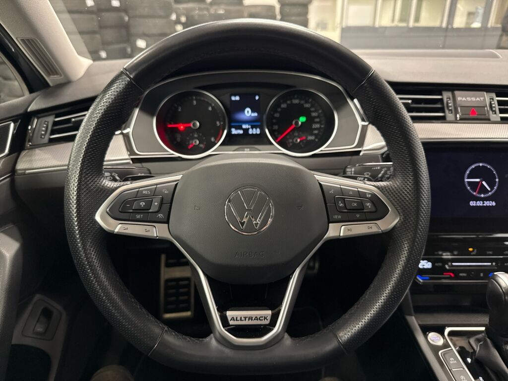 Volkswagen Passat 2022 Harmaa