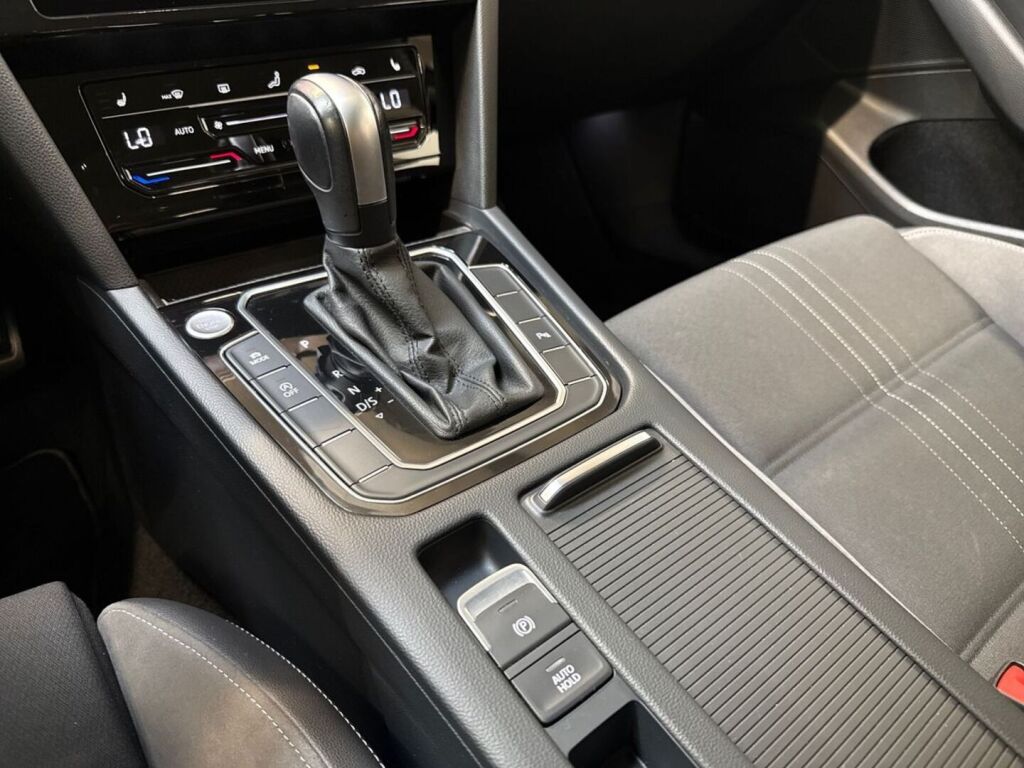 Volkswagen Passat 2022 Harmaa