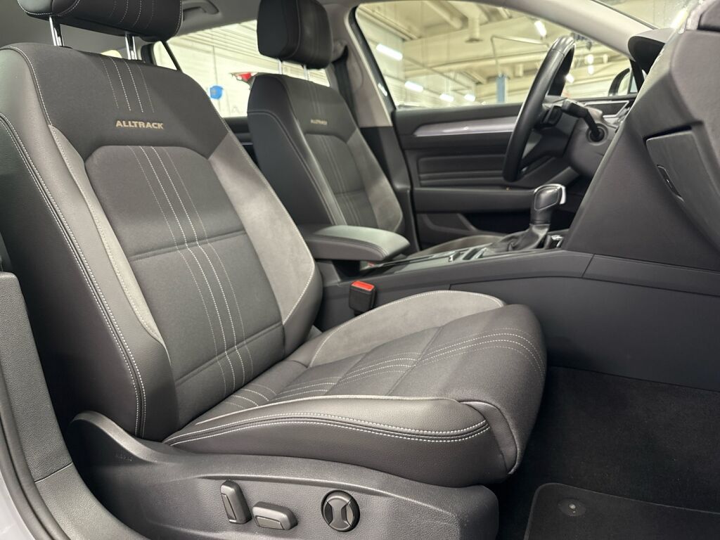 Volkswagen Passat 2022 Harmaa