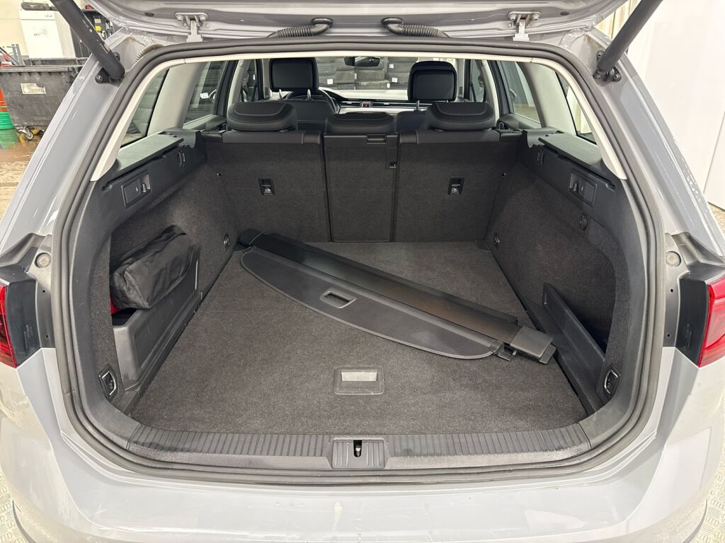 Volkswagen Passat 2022 Harmaa