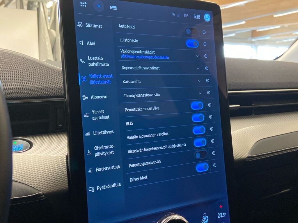 Ford MUSTANG MACH-E 2020 Punainen