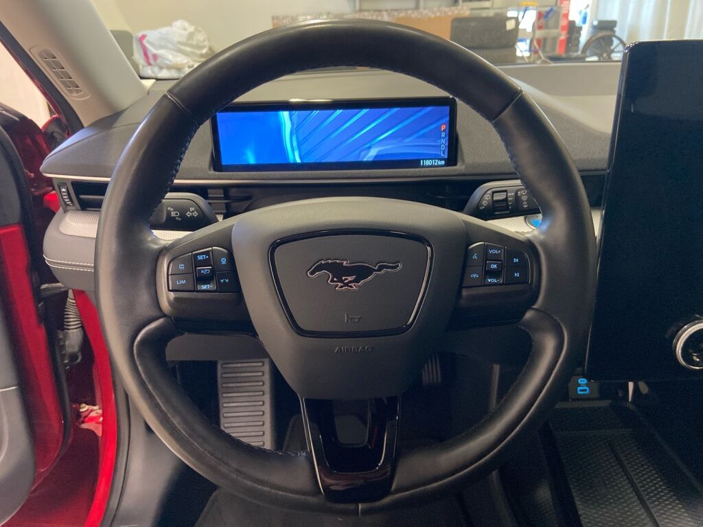 Ford MUSTANG MACH-E 2020 Punainen