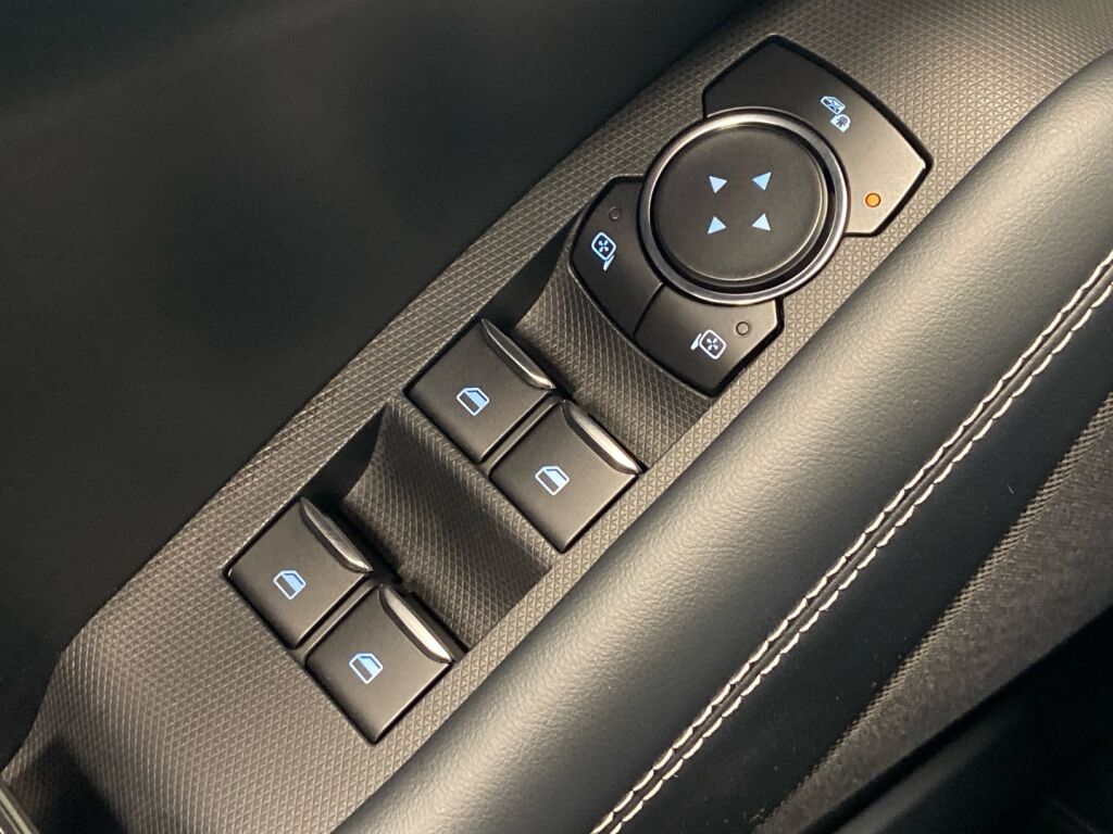 Ford MUSTANG MACH-E 2020 Punainen