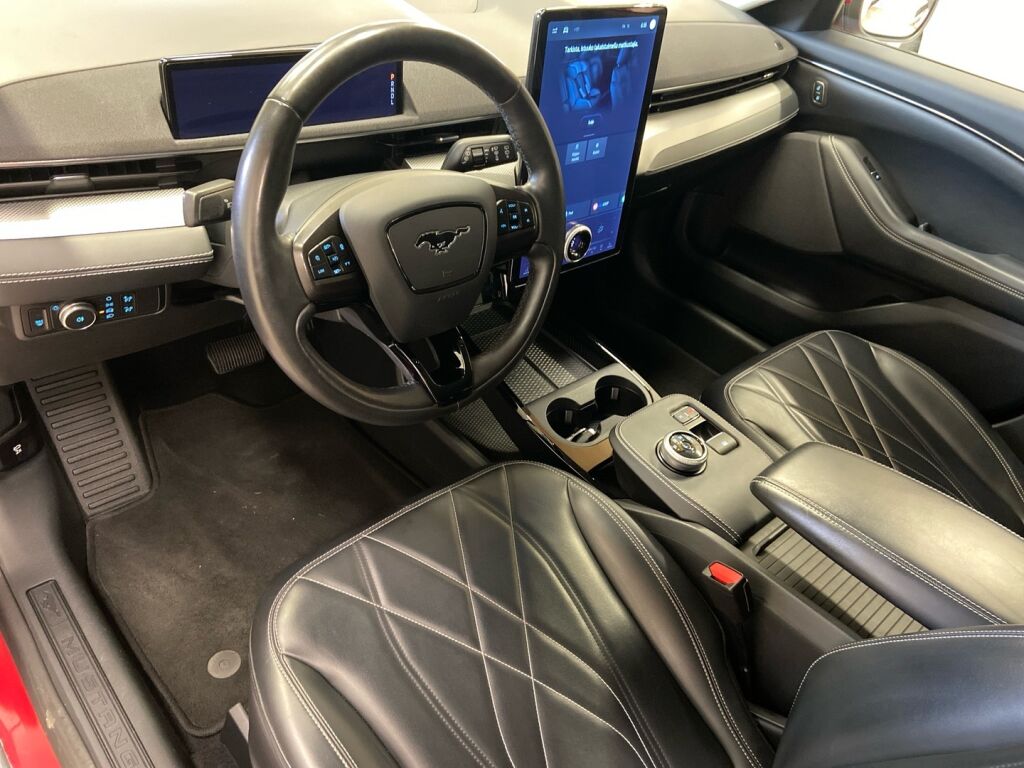 Ford MUSTANG MACH-E 2020 Punainen