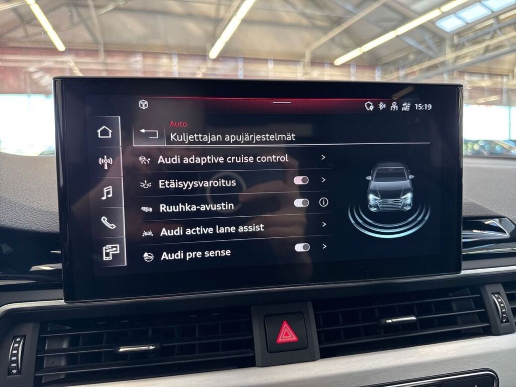 Audi A4 2022 Valkoinen