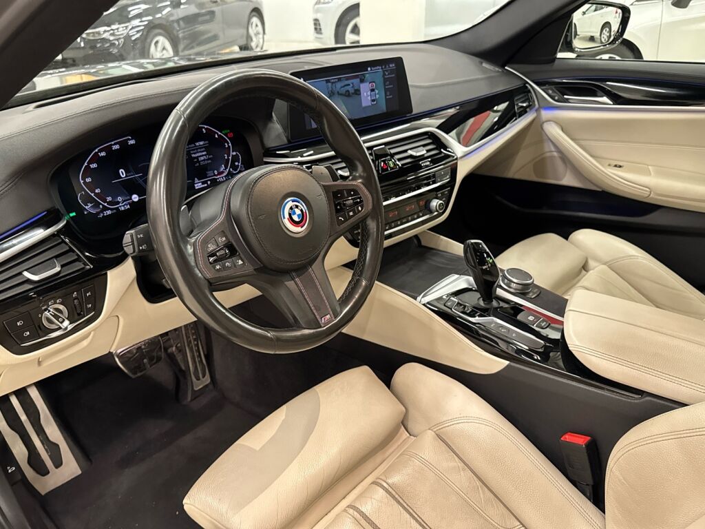 BMW 530 2019 Ruskea (beige)
