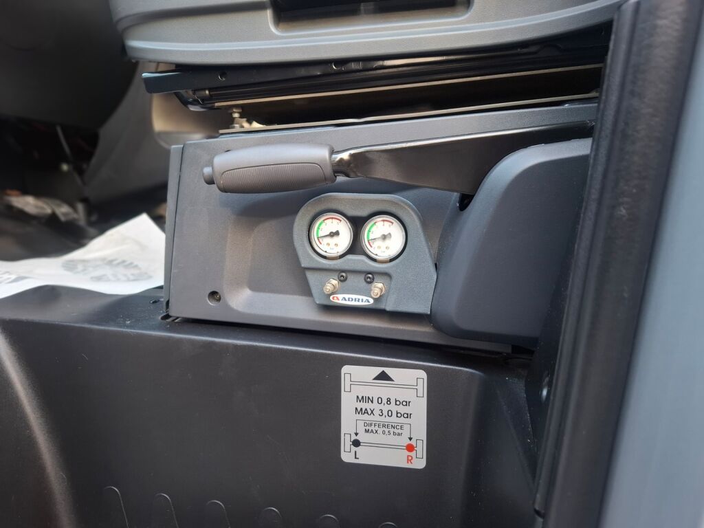 Adria Matrix Supreme 670 SL 2022 Harmaa