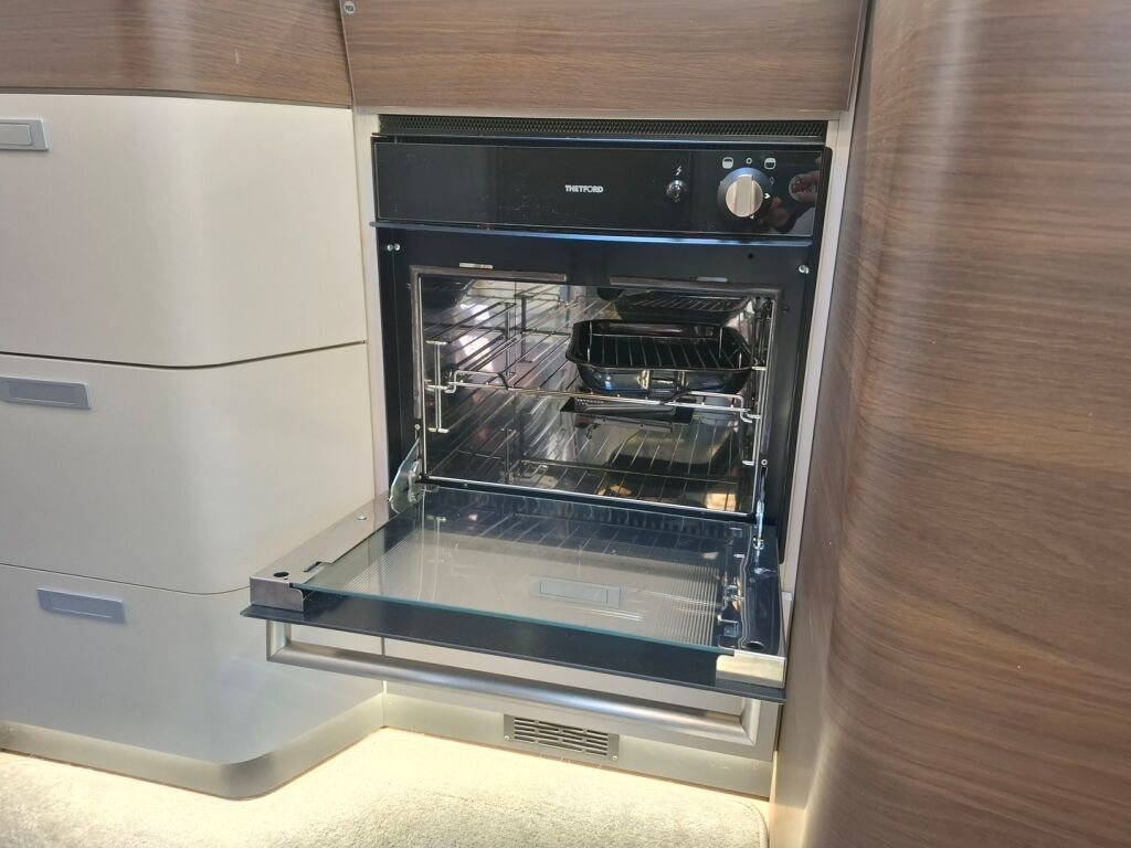 Adria Matrix Supreme 670 SL 2022 Harmaa