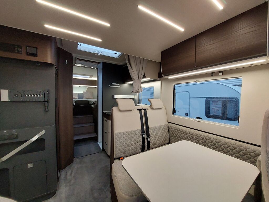 Adria Matrix Supreme 670 SL 2022 Harmaa