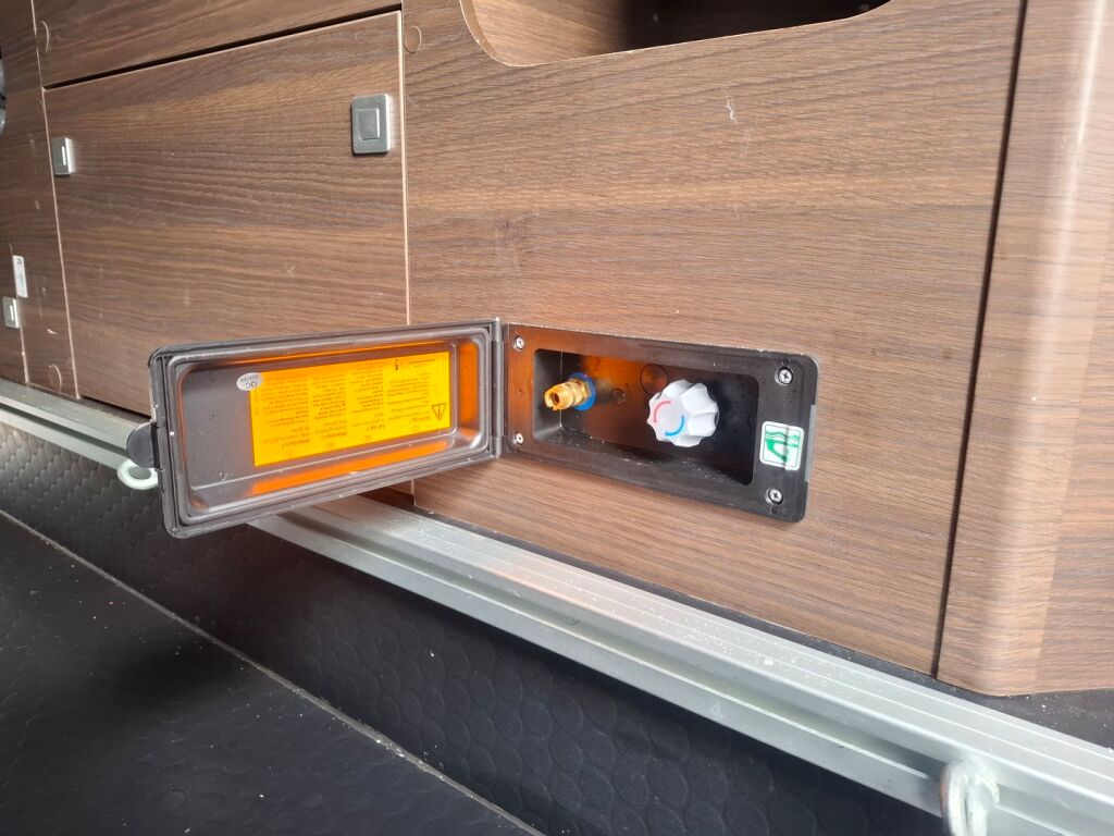 Adria Matrix Supreme 670 SL 2022 Harmaa