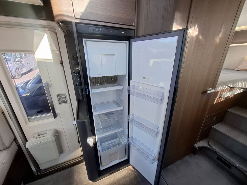 Adria Matrix Supreme 670 SL 2022 Harmaa