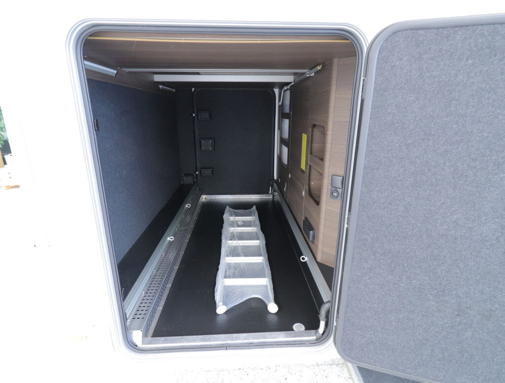 Adria Matrix Supreme 670 SL 2022 Harmaa