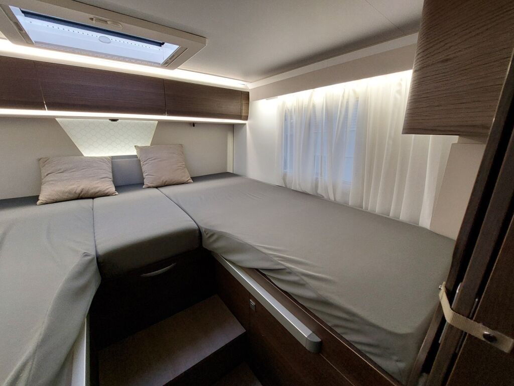 Adria Matrix Supreme 670 SL 2022 Harmaa