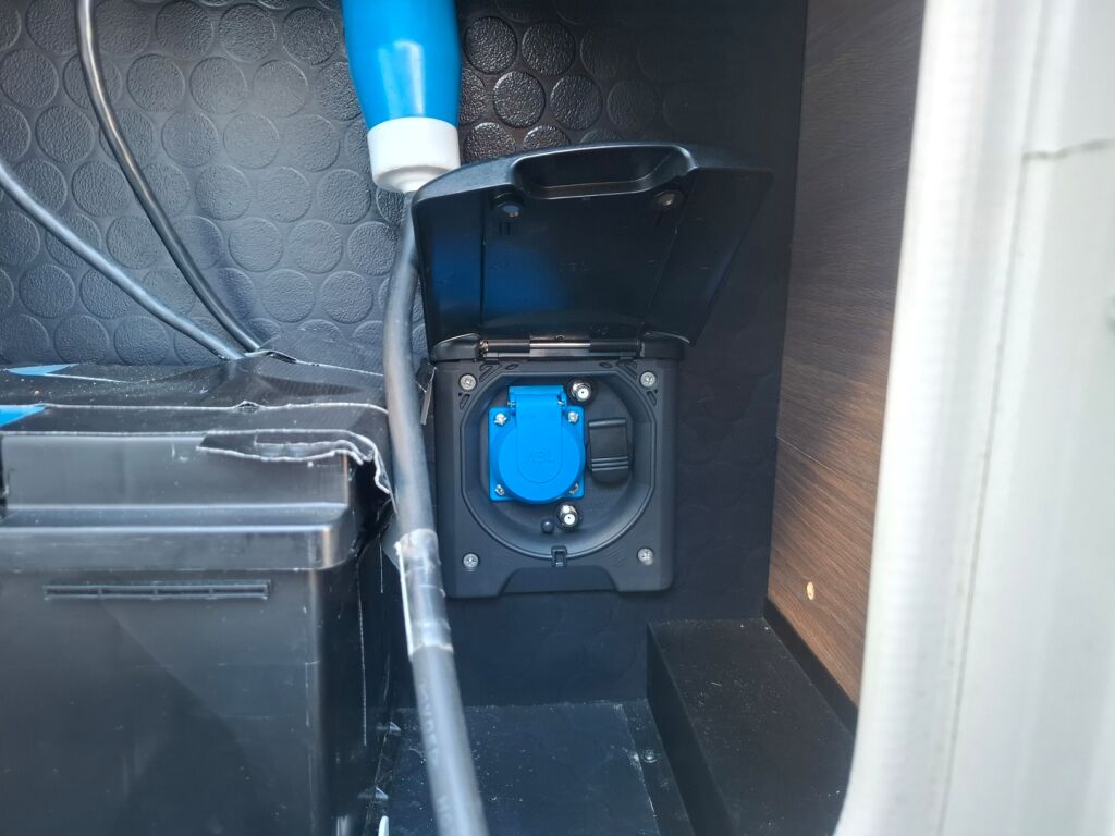 Adria Matrix Supreme 670 SL 2022 Harmaa