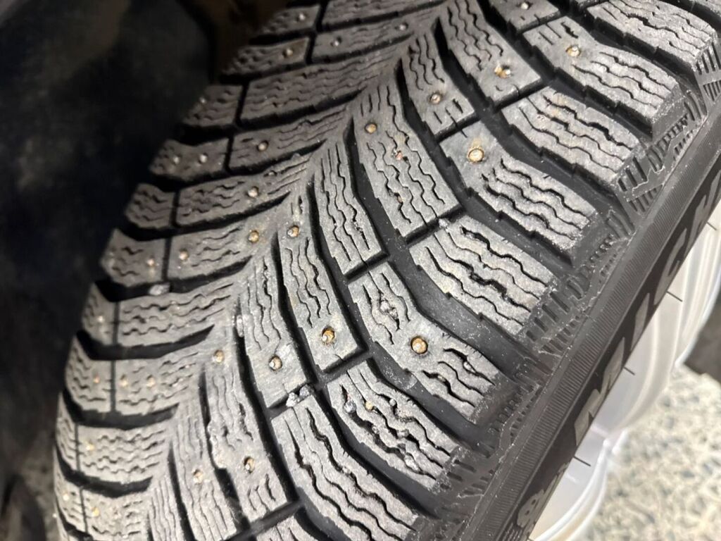 Skoda Enyaq 2022 Musta