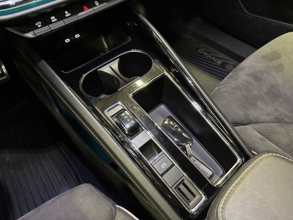 Skoda Enyaq 2022 Musta