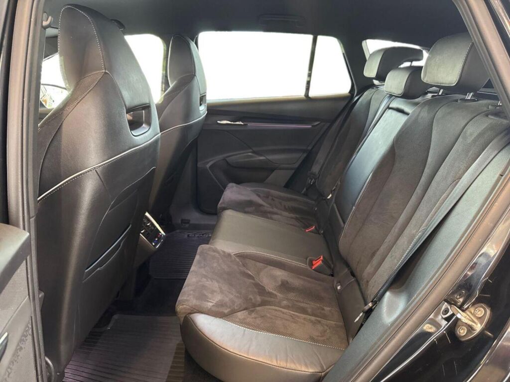 Skoda Enyaq 2022 Musta