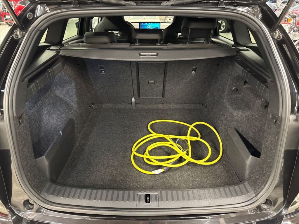 Skoda Enyaq 2022 Musta