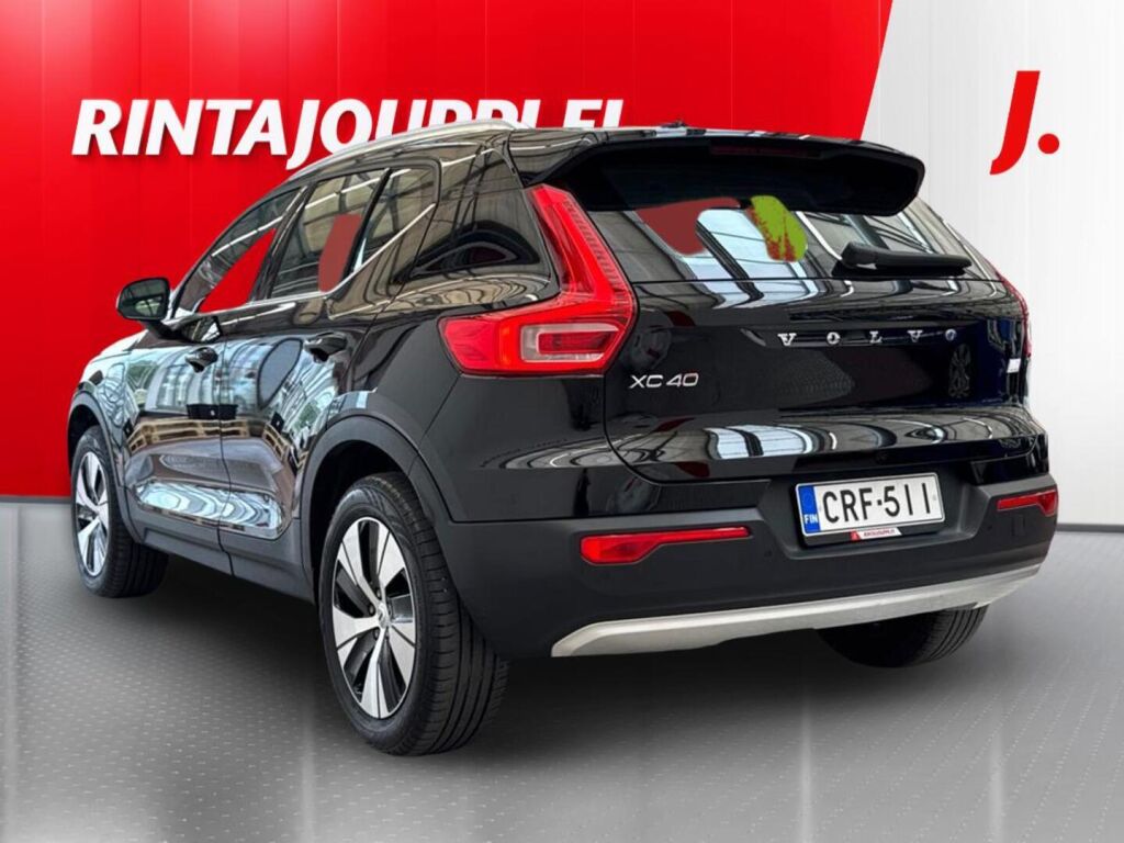 Volvo XC40 2022 Musta