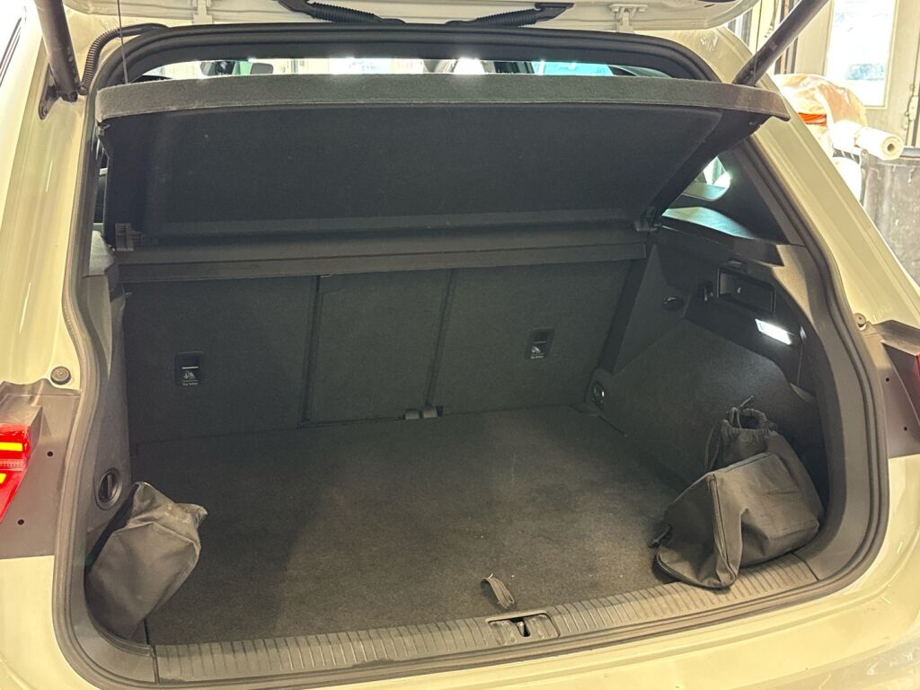Volkswagen Tiguan 2022 Valkoinen