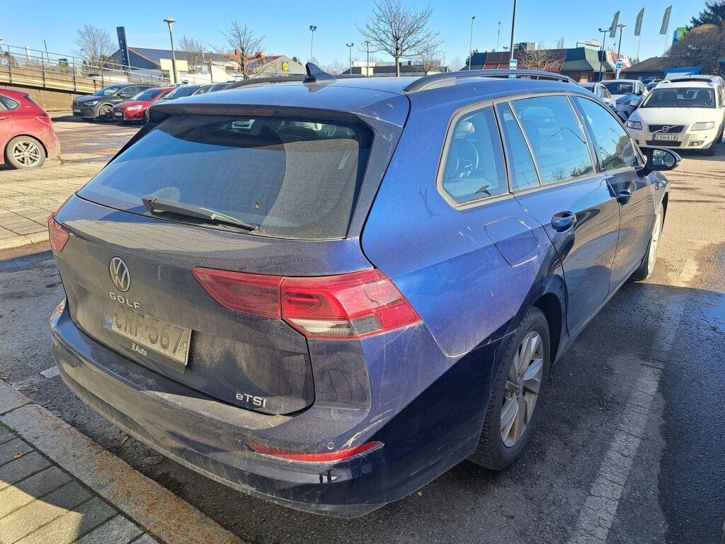 Volkswagen Golf 2022 Sininen