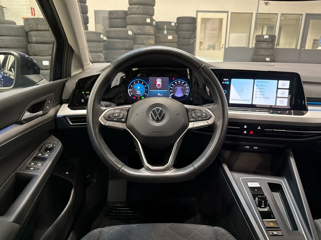 Volkswagen Golf 2022 Sininen