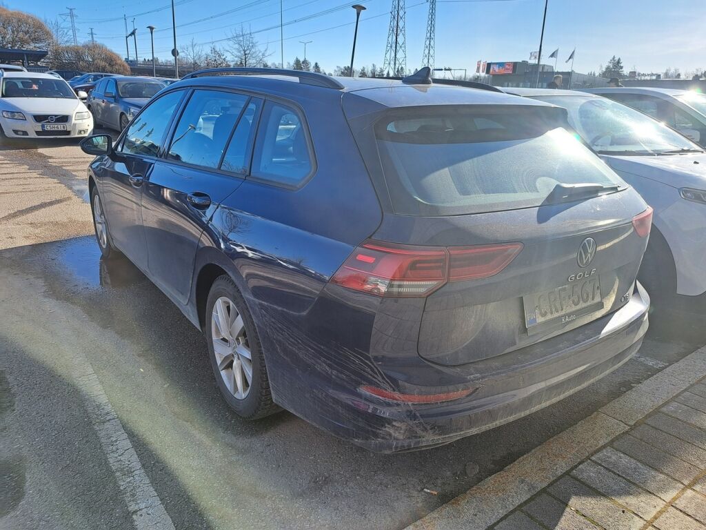 Volkswagen Golf 2022 Sininen
