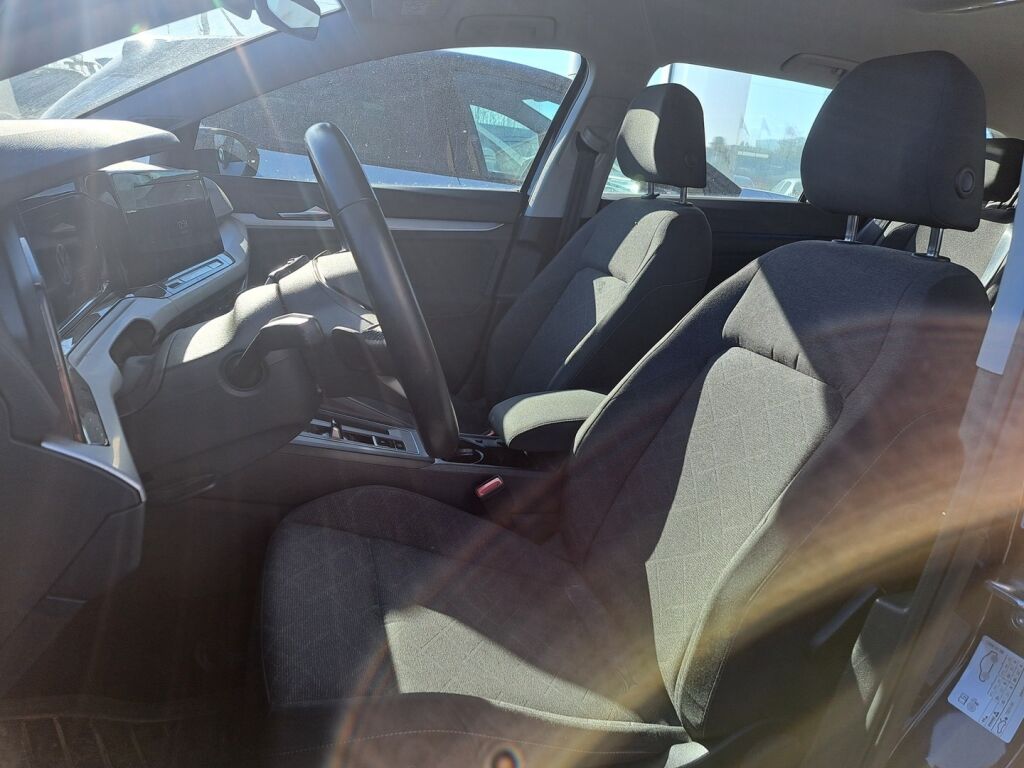 Volkswagen Golf 2022 Sininen