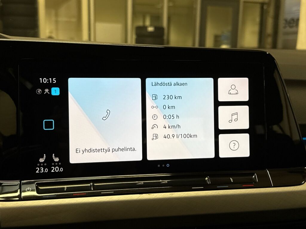 Volkswagen Golf 2022 Sininen