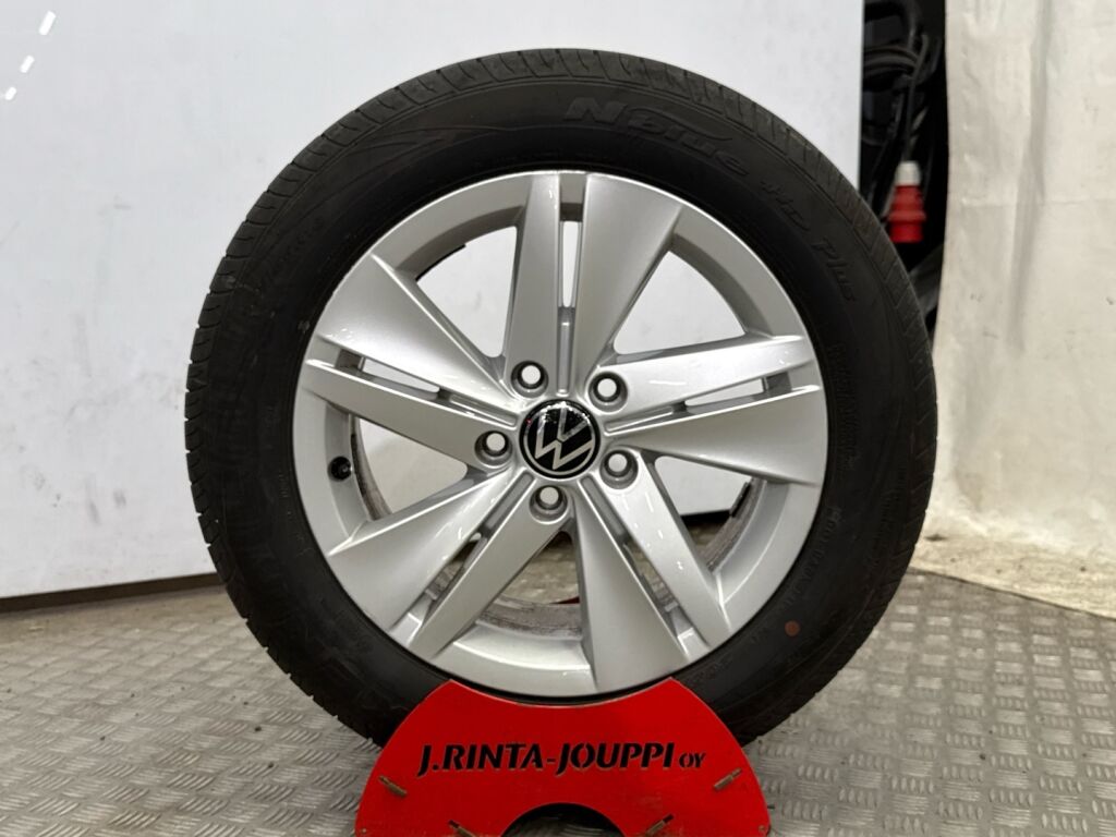 Volkswagen Golf 2022 Sininen