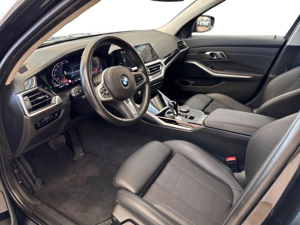 BMW 320 2022 Musta