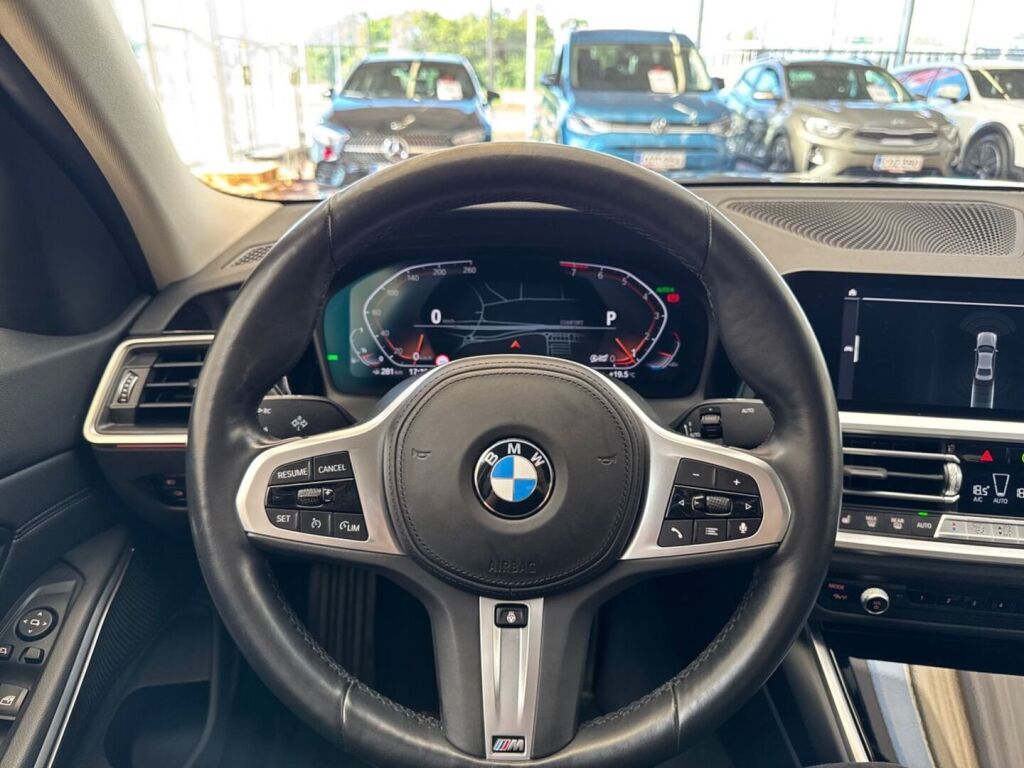BMW 320 2022 Musta