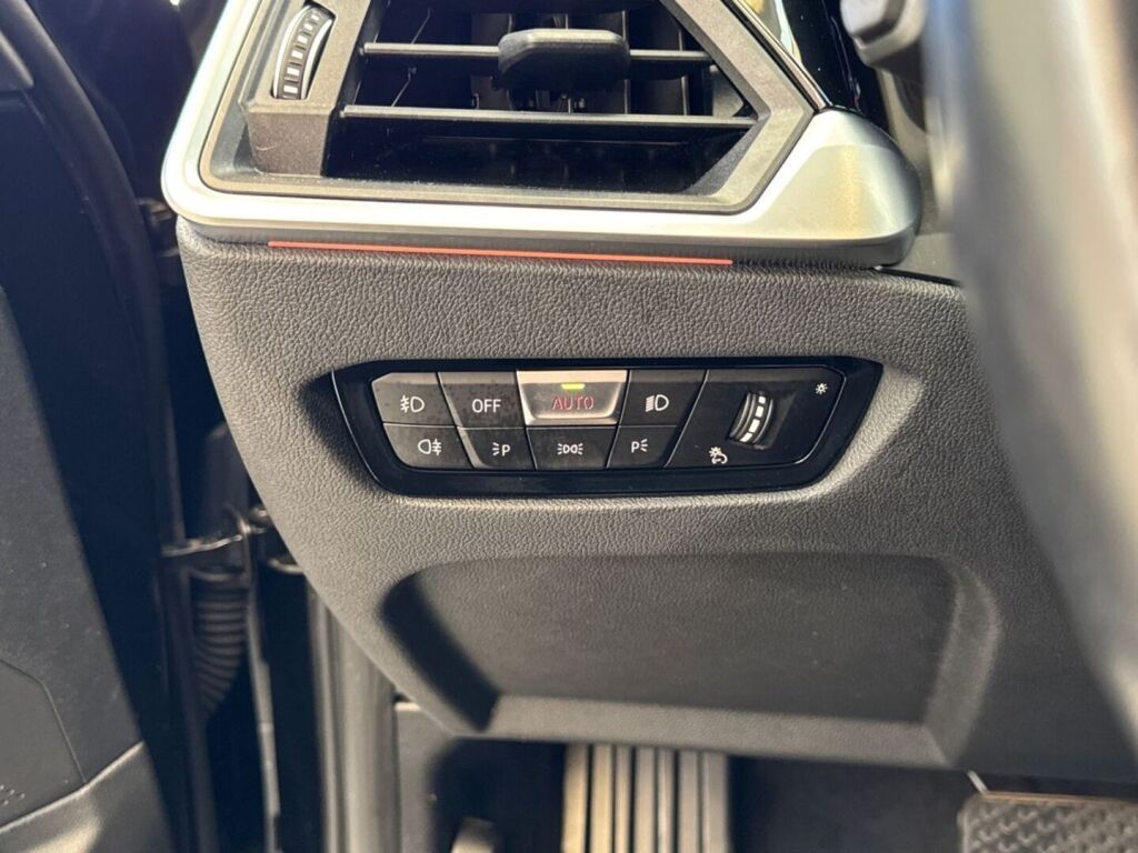 BMW 320 2022 Musta