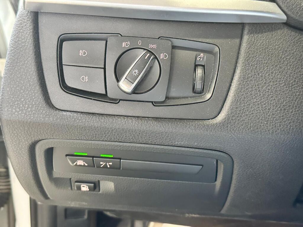 BMW 330 2017 Valkoinen