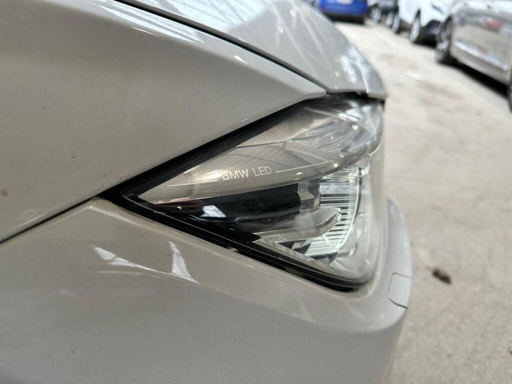 BMW 330 2017 Valkoinen