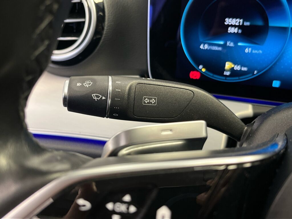 Mercedes-Benz E 2022 Musta