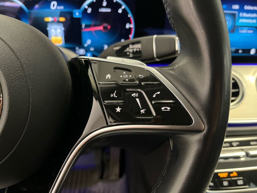 Mercedes-Benz E 2022 Musta