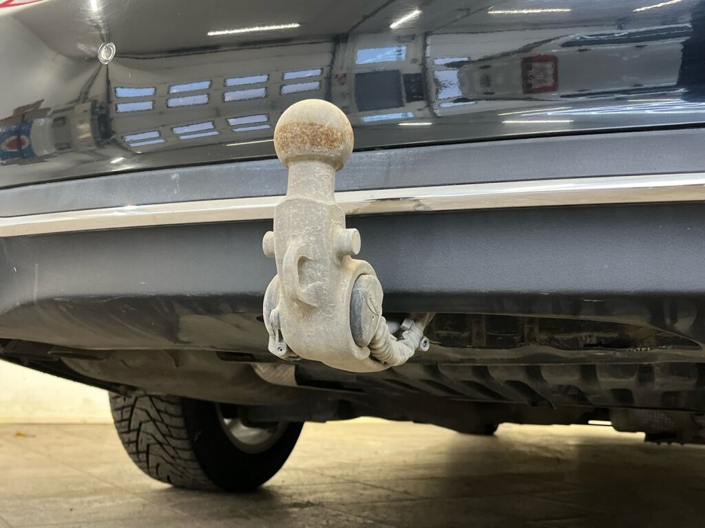 Mercedes-Benz E 2022 Musta