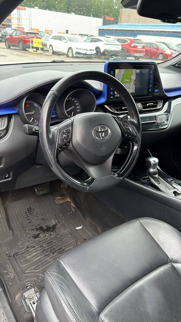 Toyota C-HR 2017 Harmaa