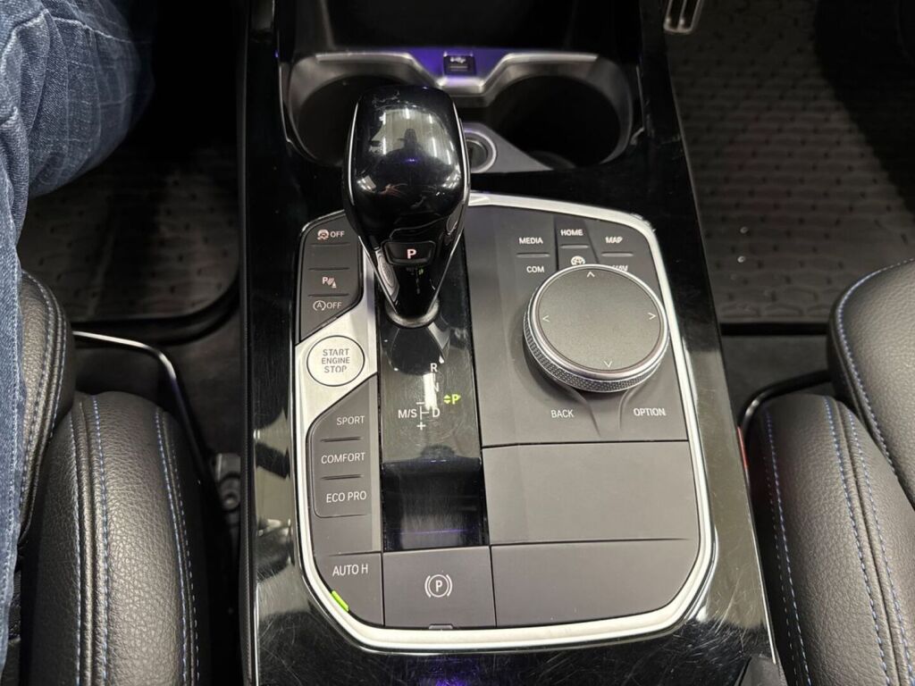 BMW 218 2022 Musta