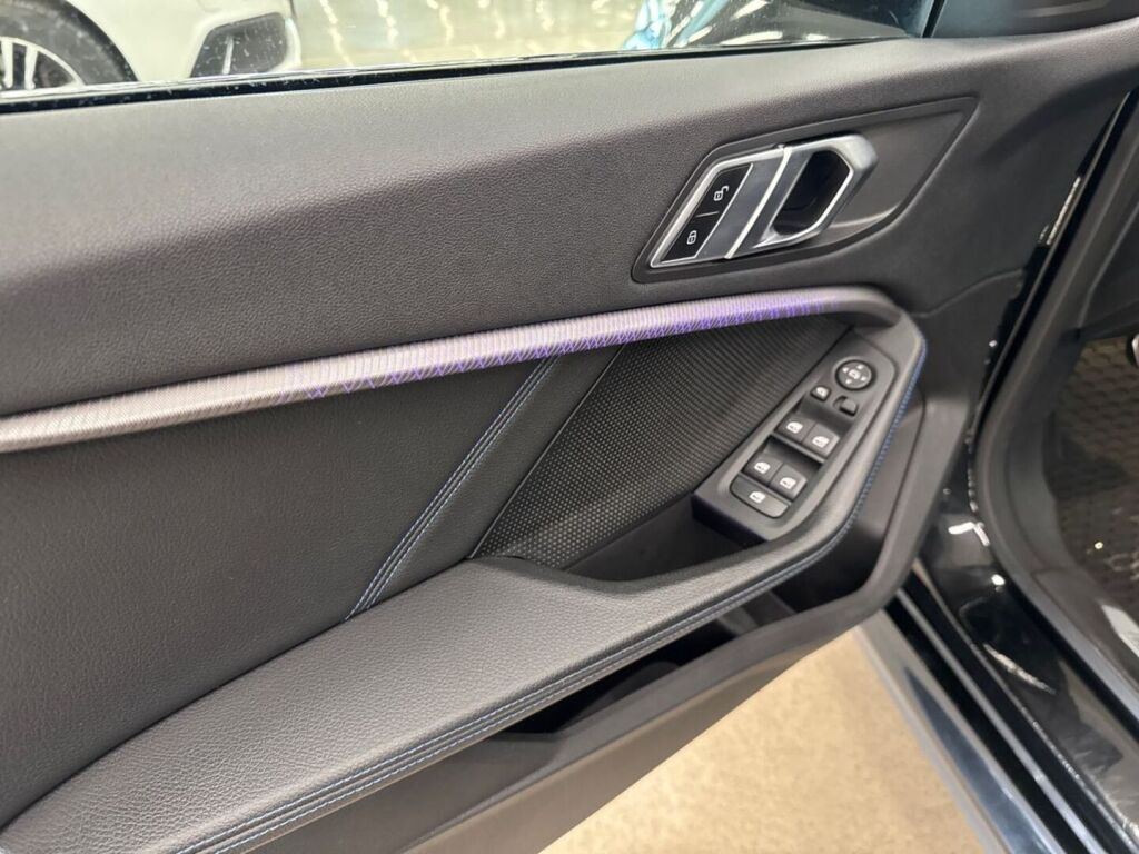 BMW 218 2022 Musta